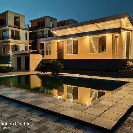 Royal Meadows Igatpuri 2Bhk Poolside Villa Esterno foto