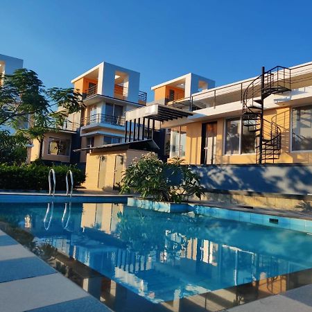 Royal Meadows Igatpuri 2Bhk Poolside Villa Esterno foto
