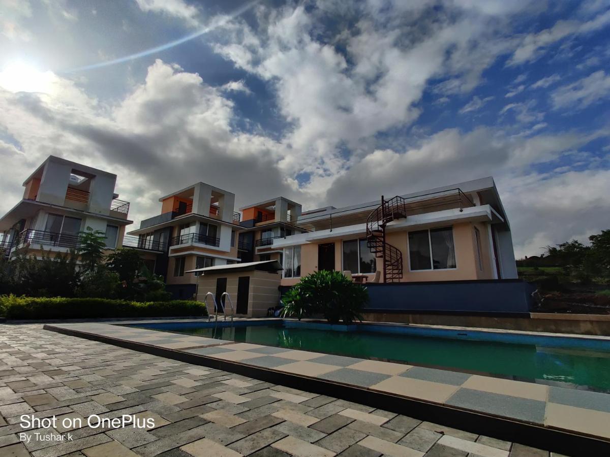 Royal Meadows Igatpuri 2Bhk Poolside Villa Esterno foto