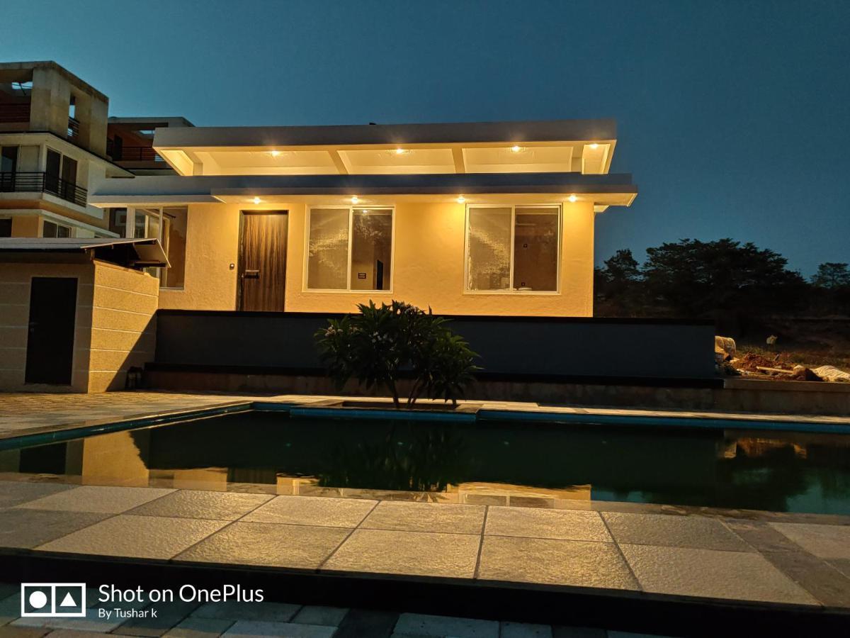 Royal Meadows Igatpuri 2Bhk Poolside Villa Esterno foto