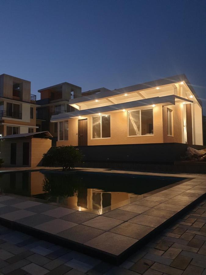 Royal Meadows Igatpuri 2Bhk Poolside Villa Esterno foto