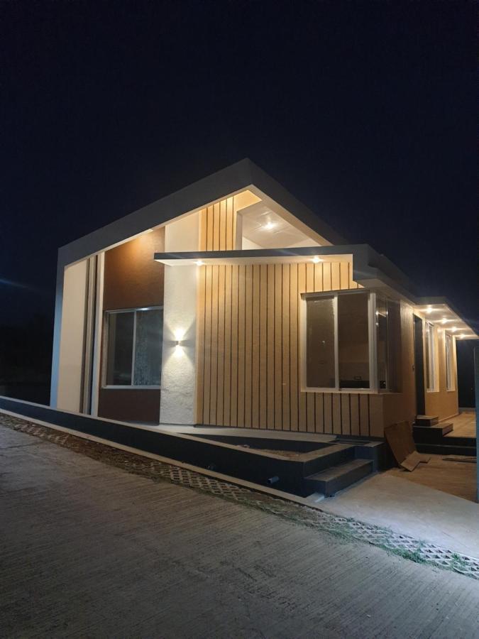 Royal Meadows Igatpuri 2Bhk Poolside Villa Esterno foto