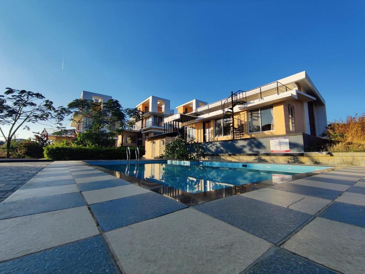 Royal Meadows Igatpuri 2Bhk Poolside Villa Esterno foto