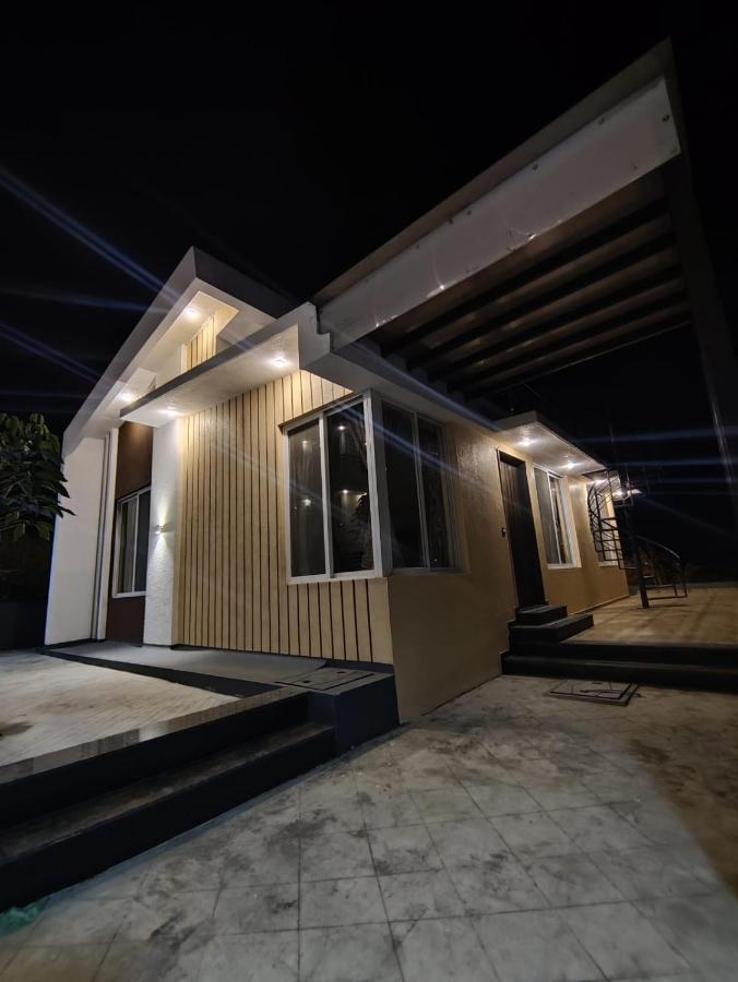Royal Meadows Igatpuri 2Bhk Poolside Villa Esterno foto